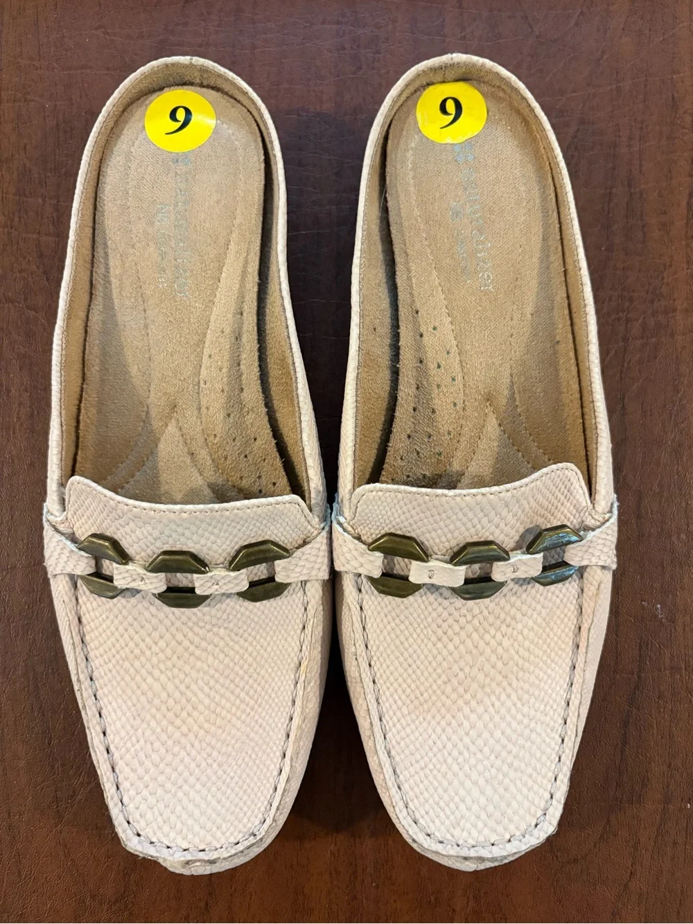 Naturalizer Women's Light Beige Loafer Mules